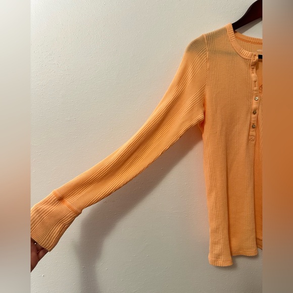 Aerie Women’s Long Sleeve Henley T-Shirt Buttons Peach Orange Size Medium - Picture 5 of 12